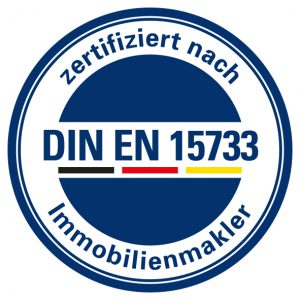 DIA Zert Logo DIN EN 15733 weiss