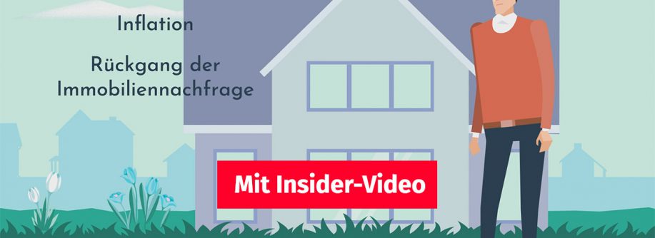 Ein Immobiliensuchender steht vor einem Haus und überlegt, wie er jetzt eine Immobilie finanzieren kann | Jetzt Immobilie finanzieren