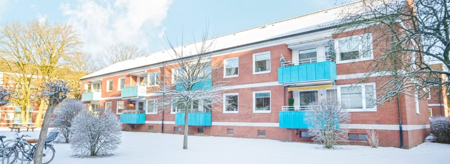 15 Hausansicht Wintersonnig.JPG