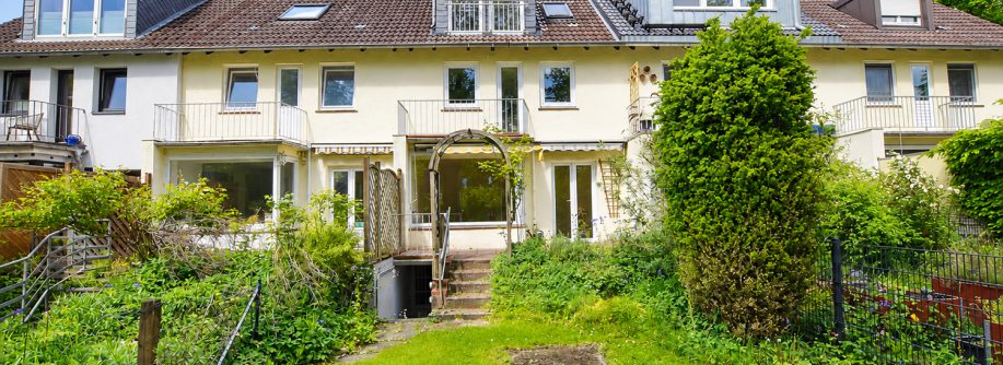 0 01 T Raus aus der Miete . rein in dieses familienfreundliche Reihenhaus
