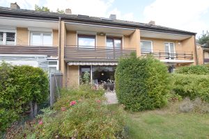 Kunden-Bewertungen 4 0 FG Das Haus bietet viel Platz auf drei Ebenen plus Keller